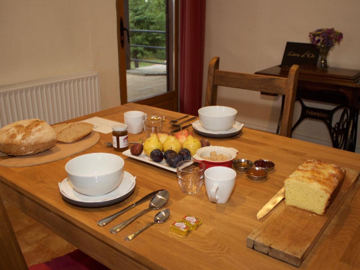 Bed and Breakfast Ancienne Ecole Cazaux-Villecomtal Exterior foto