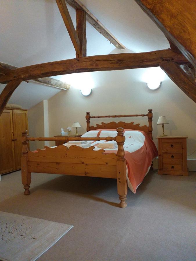 Bed and Breakfast Ancienne Ecole Cazaux-Villecomtal Exterior foto