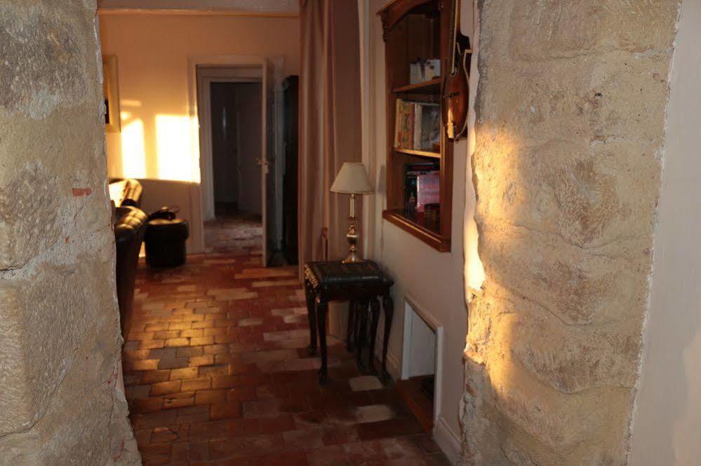 Bed and Breakfast Ancienne Ecole Cazaux-Villecomtal Exterior foto